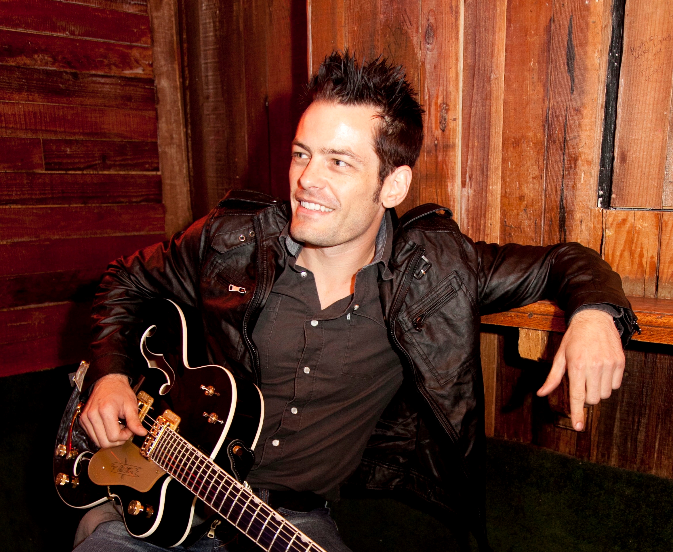 RySmiling with gretsch